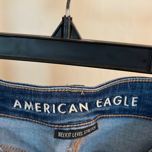 AE Size 4R Super Hi-Rise Jegging Crop Destroyed Medium Wash - Picture 2 of 5